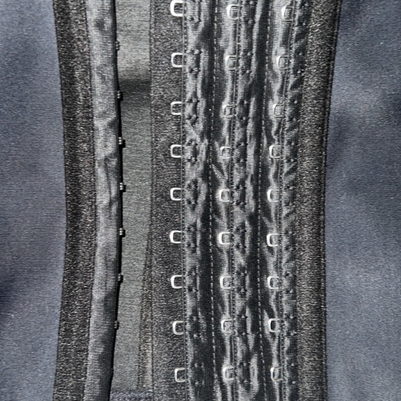 Waist trainer - Picture 2 of 3